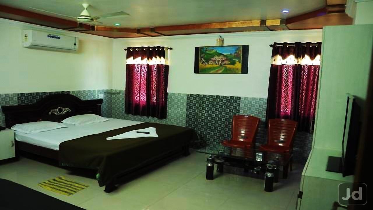 Hotel Manorama Inn Khammam Exteriör bild